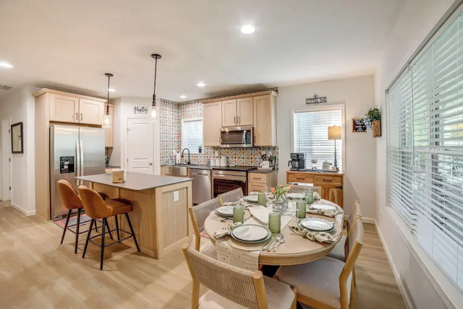 Lake Access, Pools & More: Family Home in Stanwood