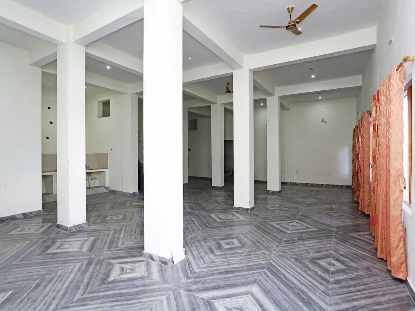 Oyo 19638 Hotel Jay Continental