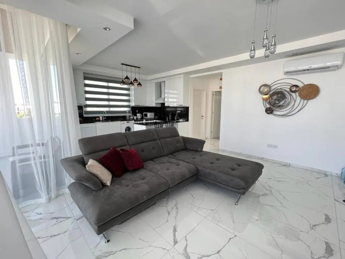 Four Seasons Life Apartments