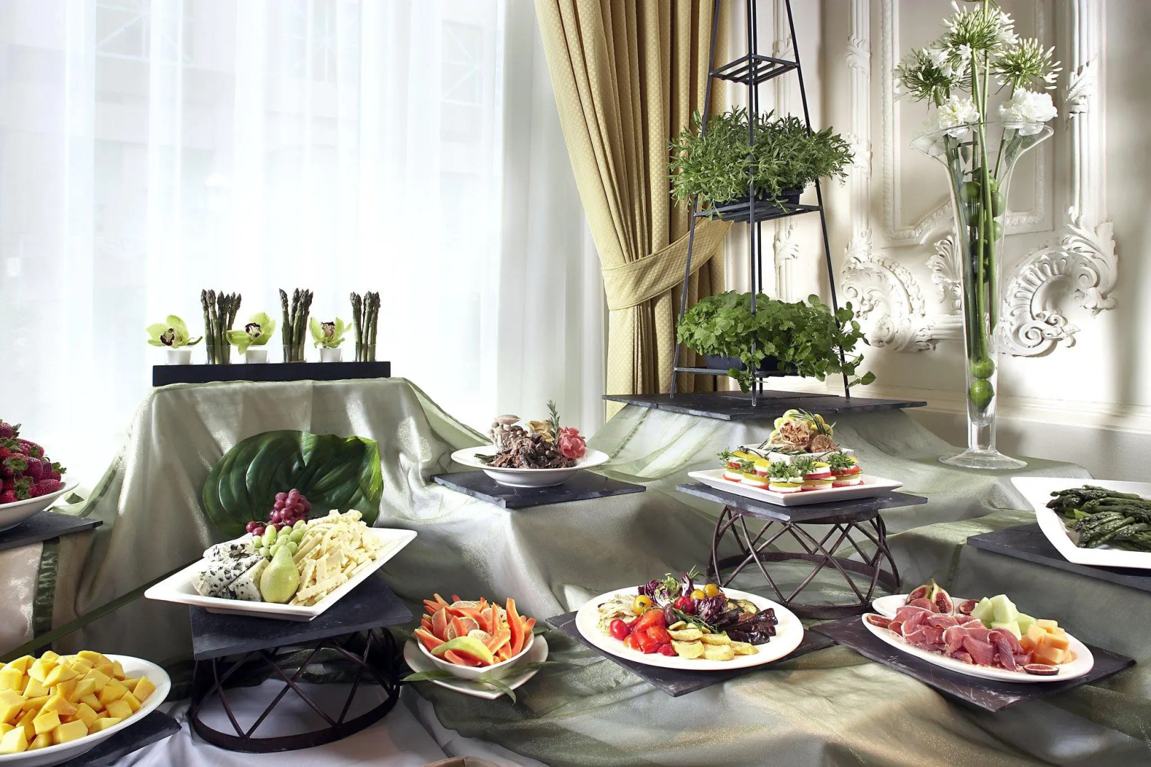 The Omni King Edward Hotel