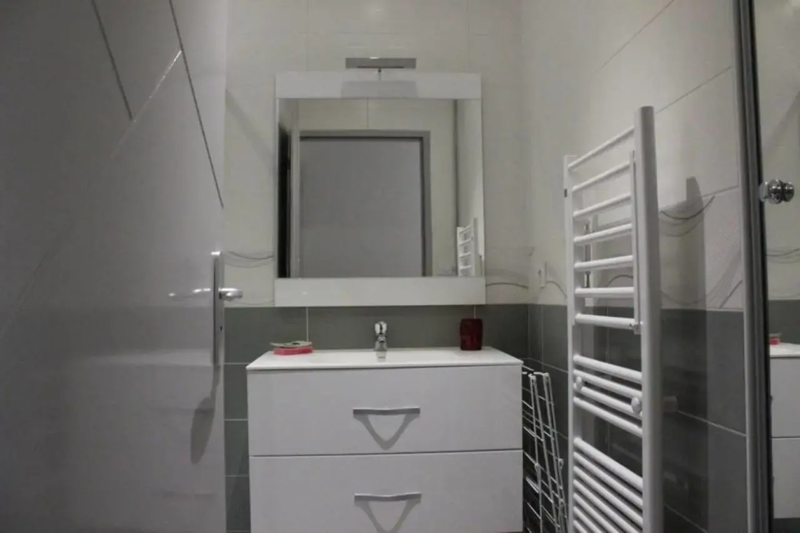 T2*** haut de gamme avec vue bassin