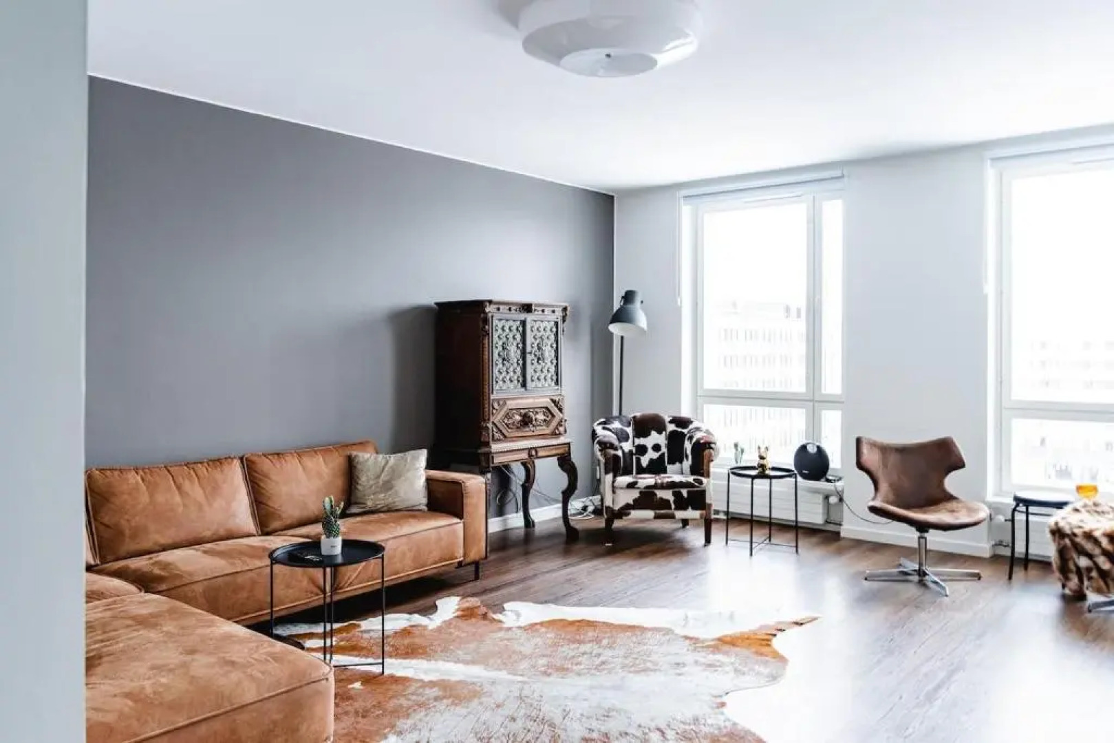 90m2 on pedestrian street on Top Floor, penthouse suite, great view! Incl linen and all