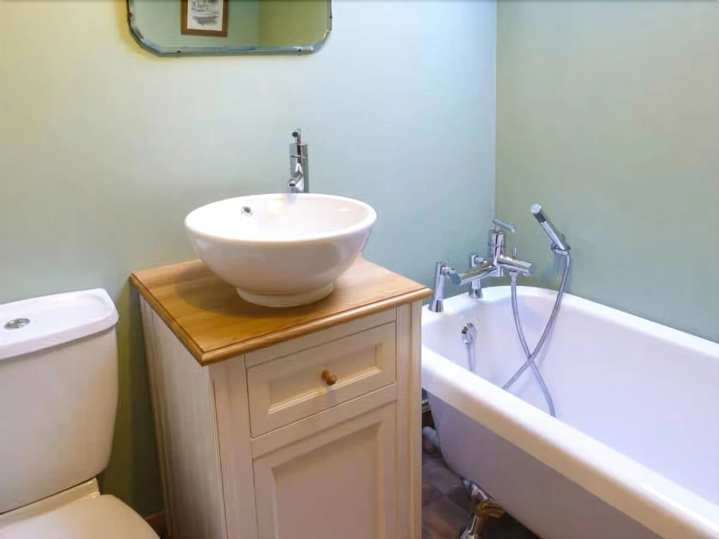 Crinan Canal Cottage No8, Kilmartin