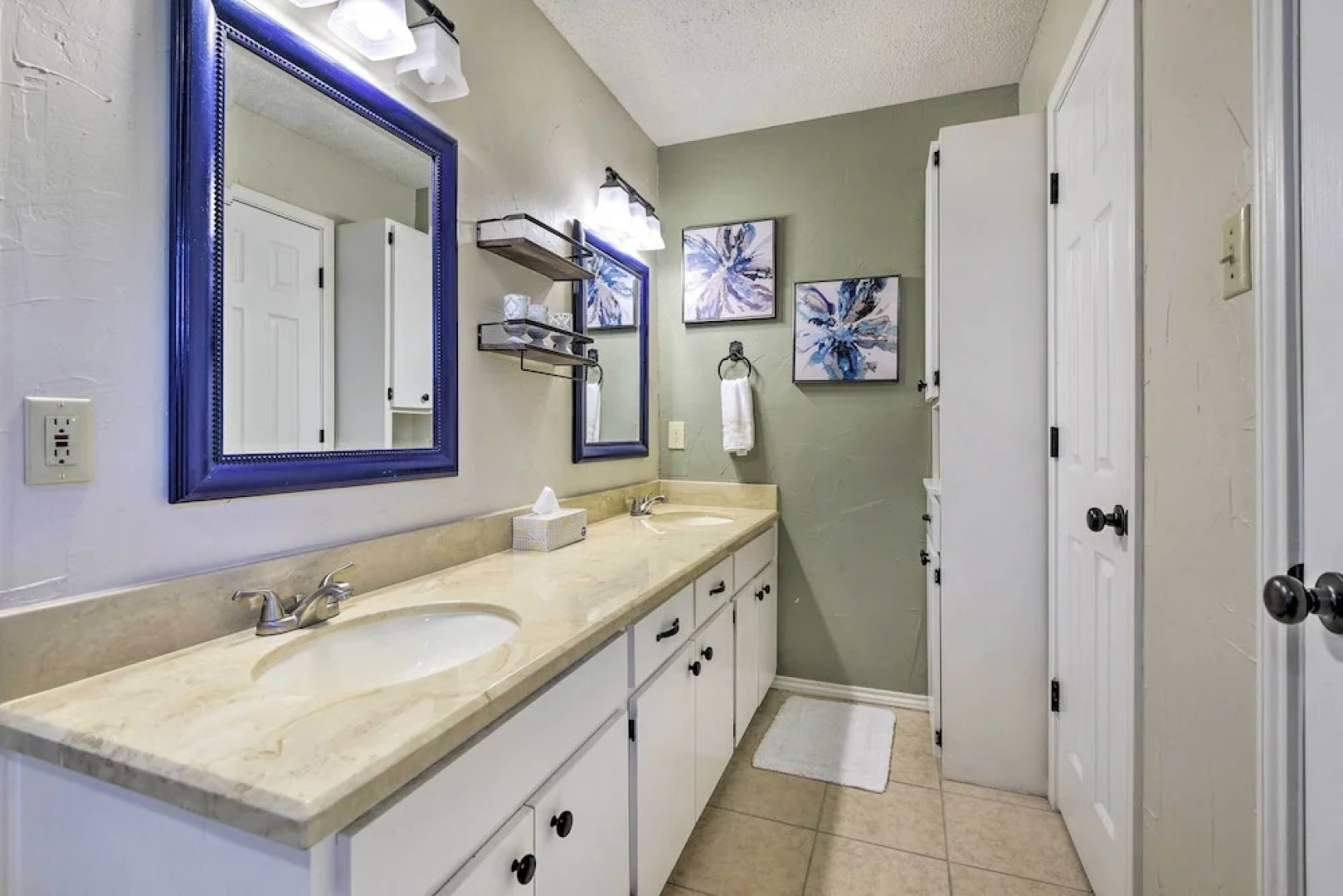 Granbury Home w/ Lake Granbury Access + Dock!