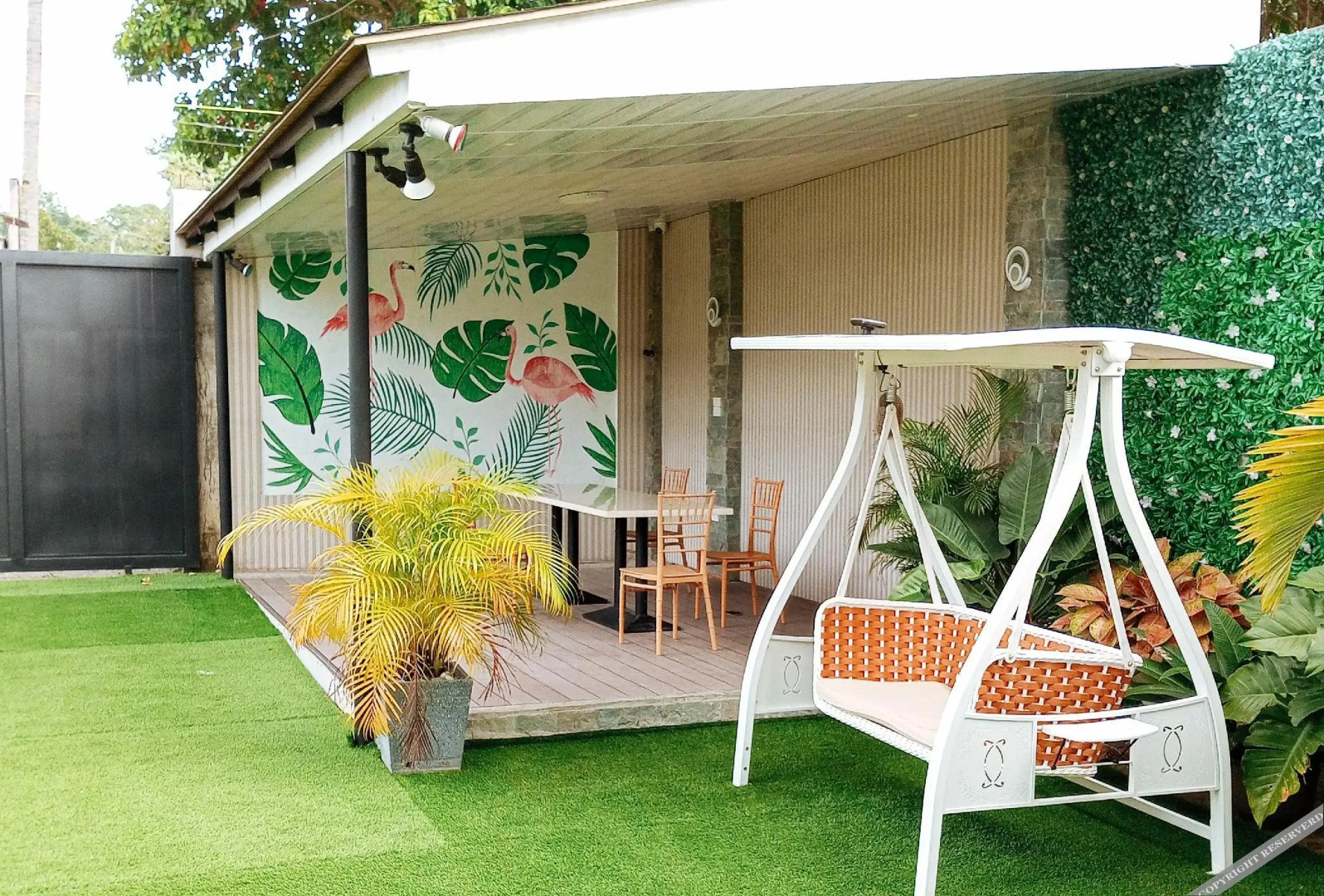 RedDoorz Plus Park-Lay Suites Kidapawan City