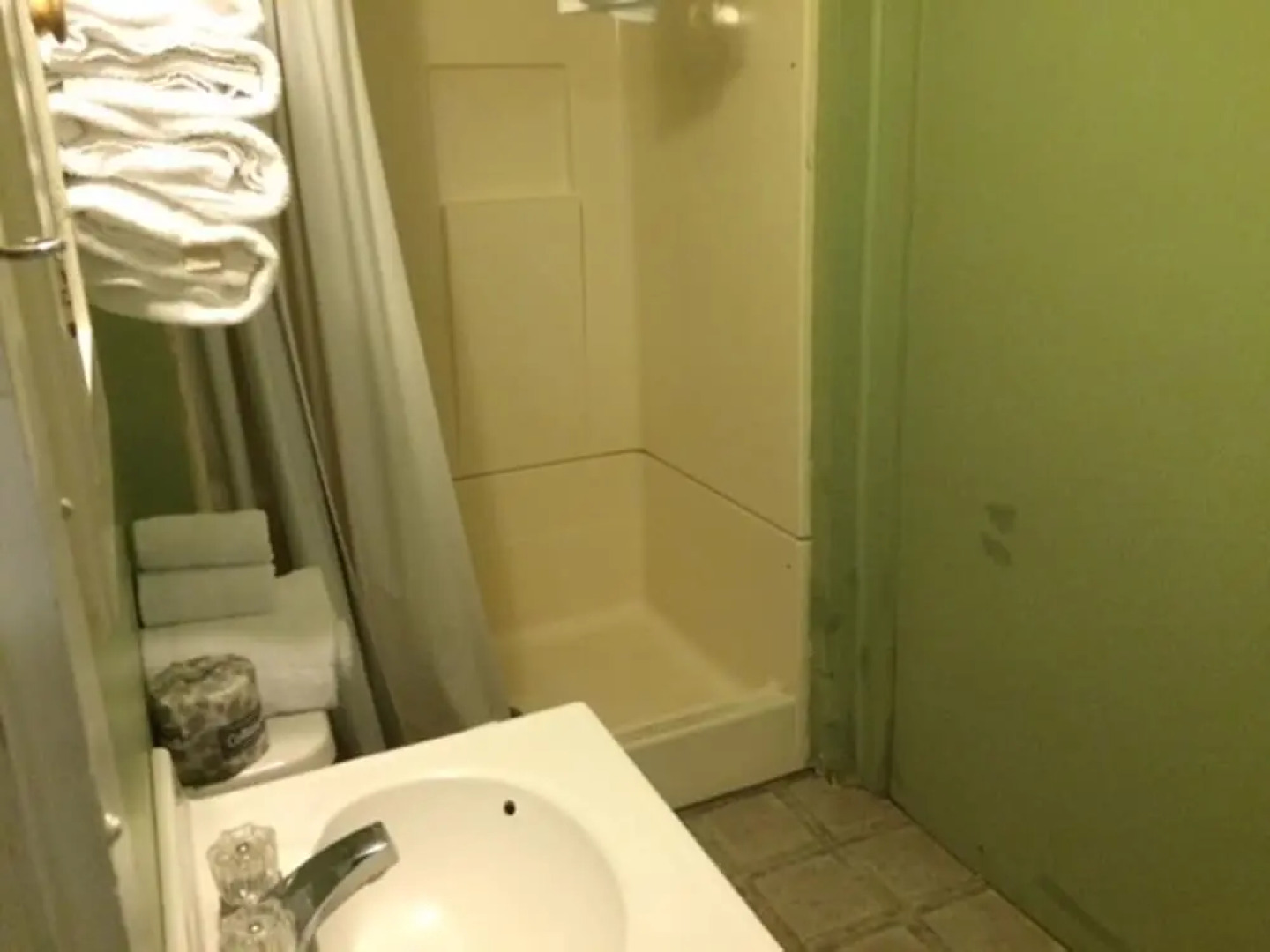 Anchorage at the Lake