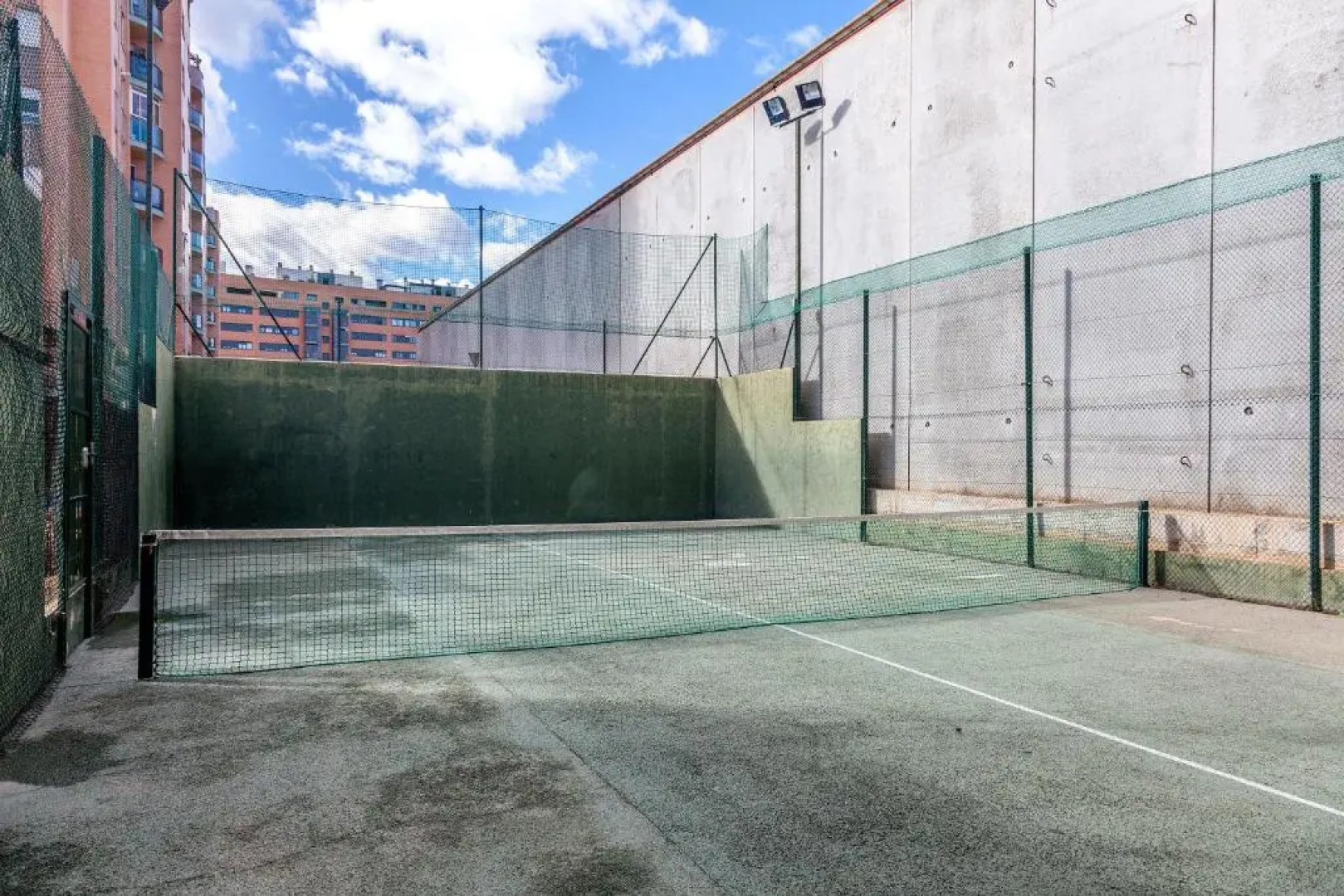 Valencia Flat Rental Swim and Paddle