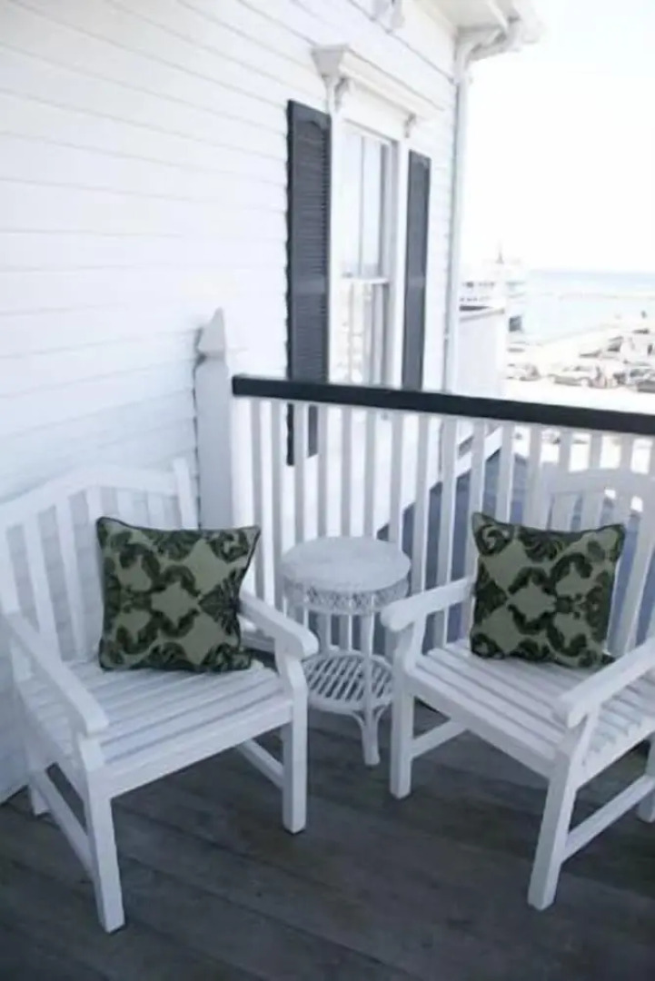 The Inn at Old Harbor