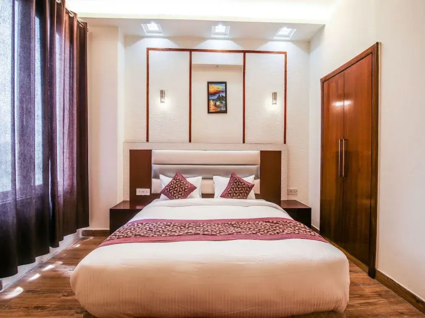 OYO Premium Old Gurgaon