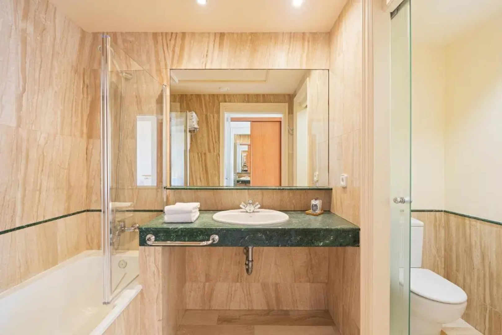 Marea Aparthotel