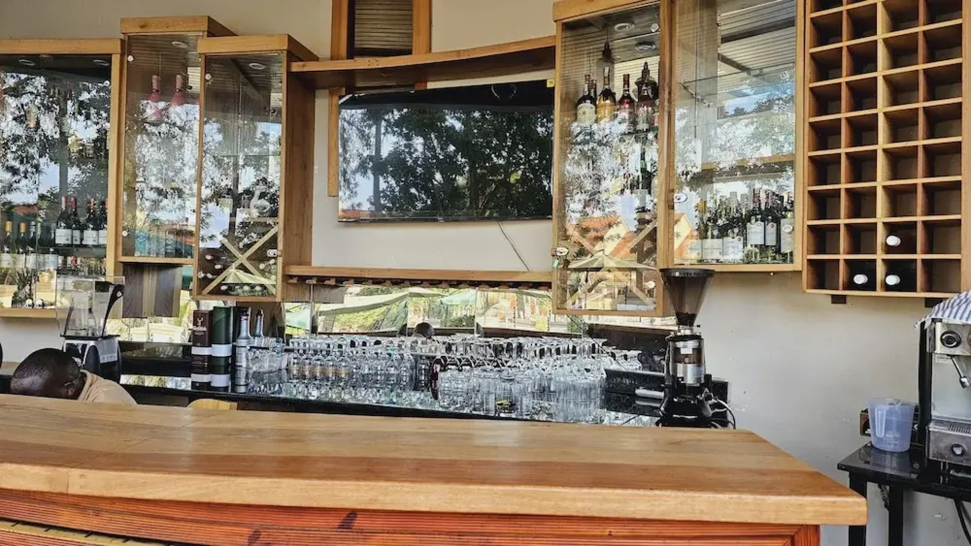 Grik Hotel - Entebbe