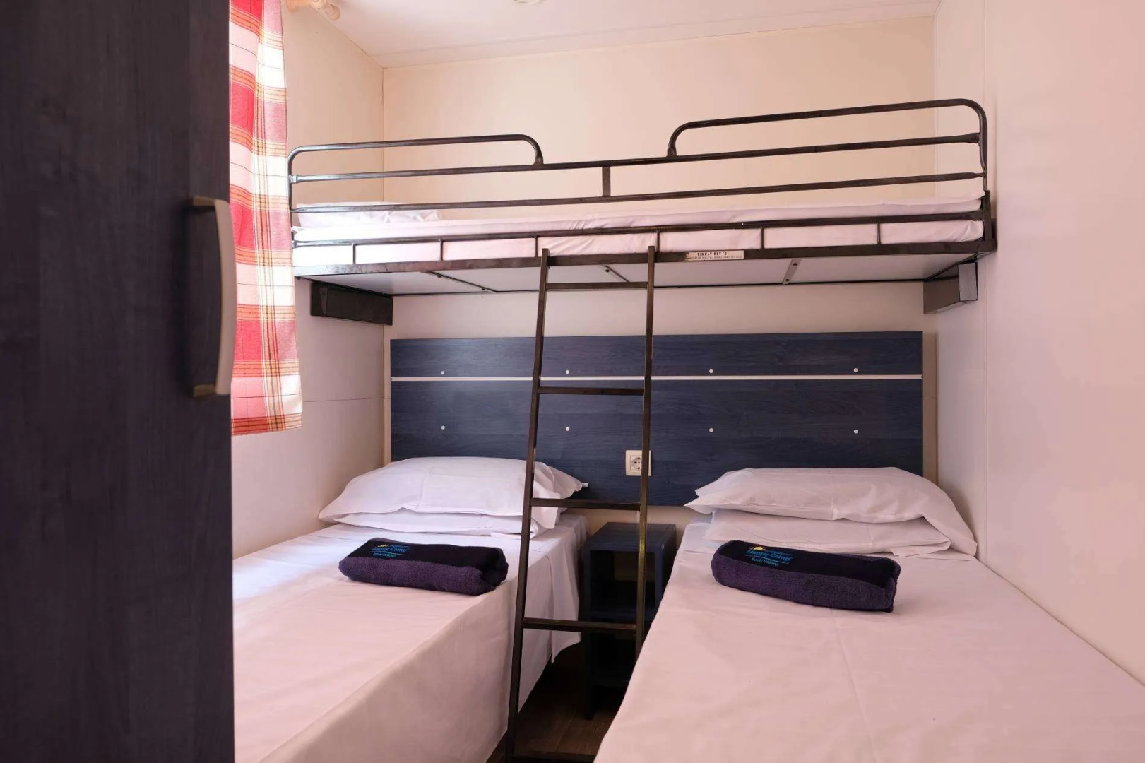 Camping Karavomilos Beach