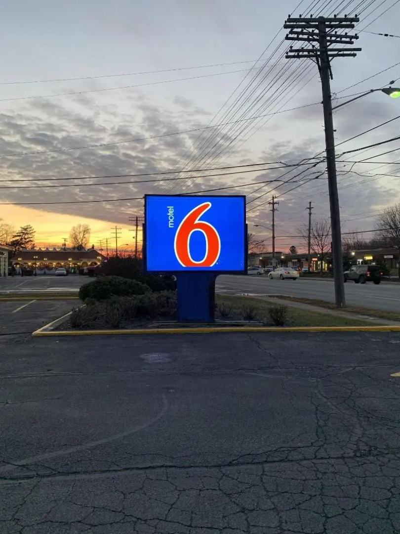 Motel 6 North Olmsted OH - Cleveland