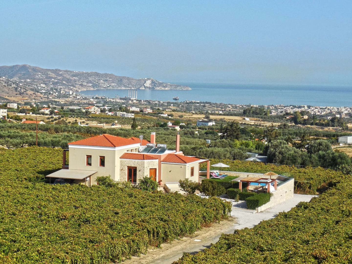 Cretan Vineyard Hill Villa Private Pool, Panoramic View, Beautiful Vineyard