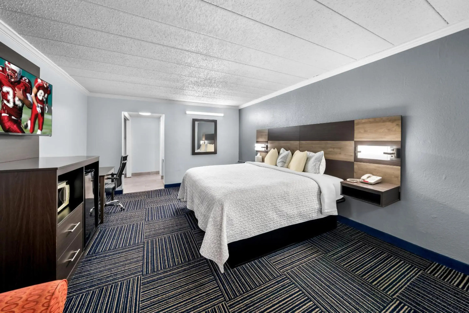 Admiralty Inn & Suites - a Red Collection Hotel