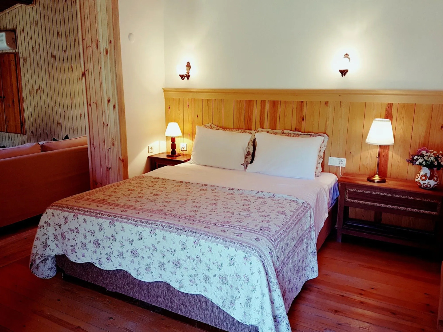 Tranquilla River Lodge - Adults Only