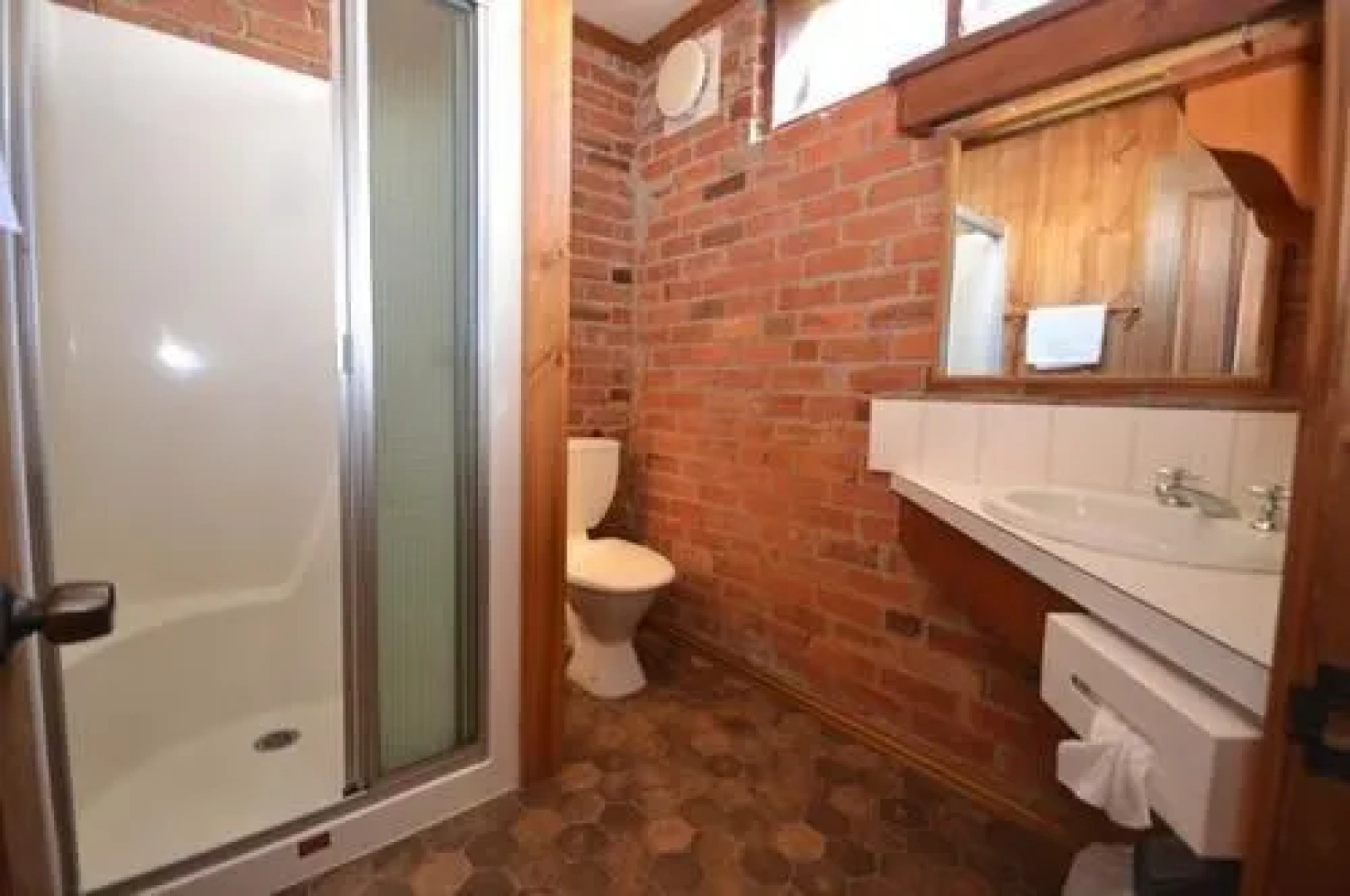 Diamond House Heritage Restaurant and Motor Inn