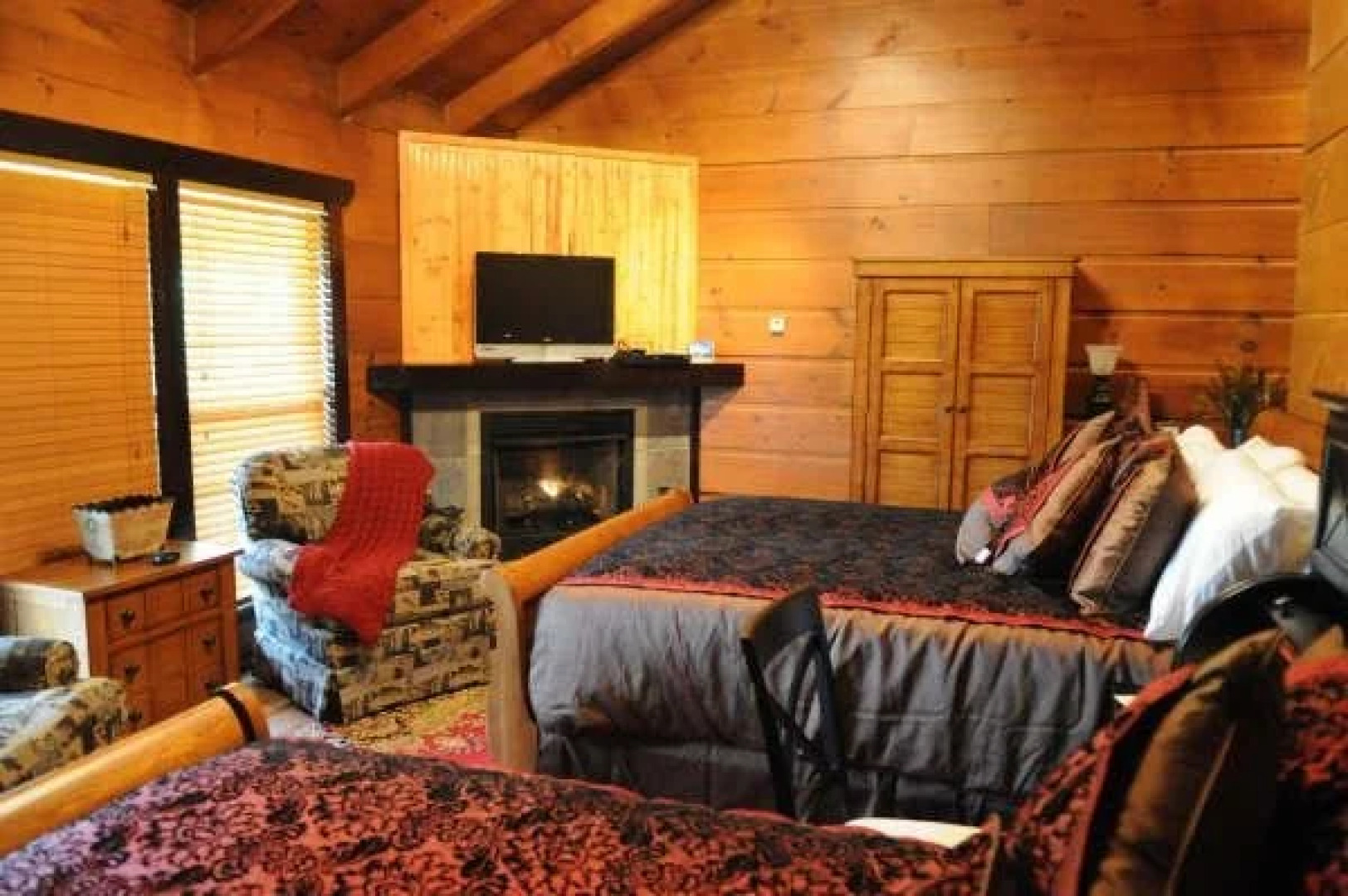Black Bear Cove Lodge