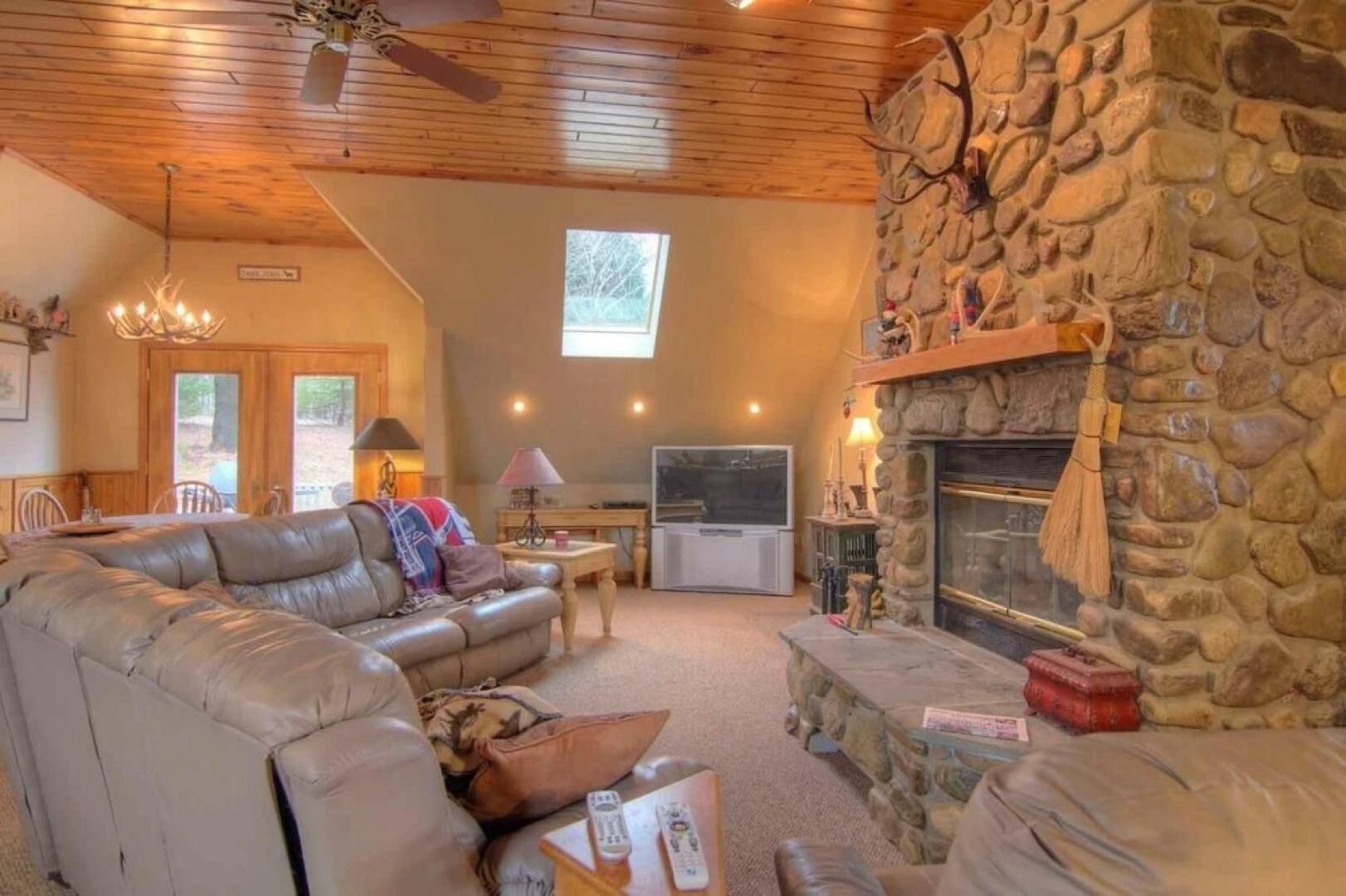 Hillside 5 Bedroom Home