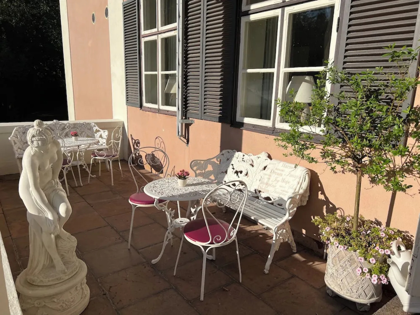 Herrgårds Hotell Gyllene Hästen