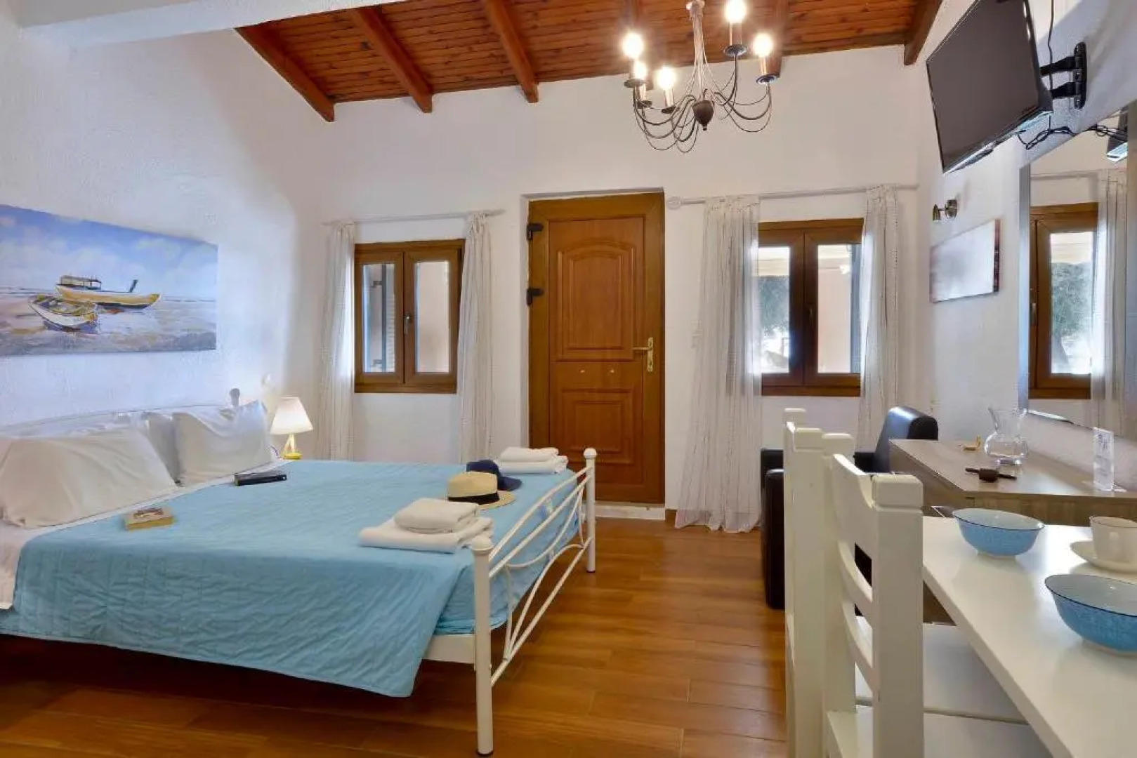 Renata Rooms & Studios