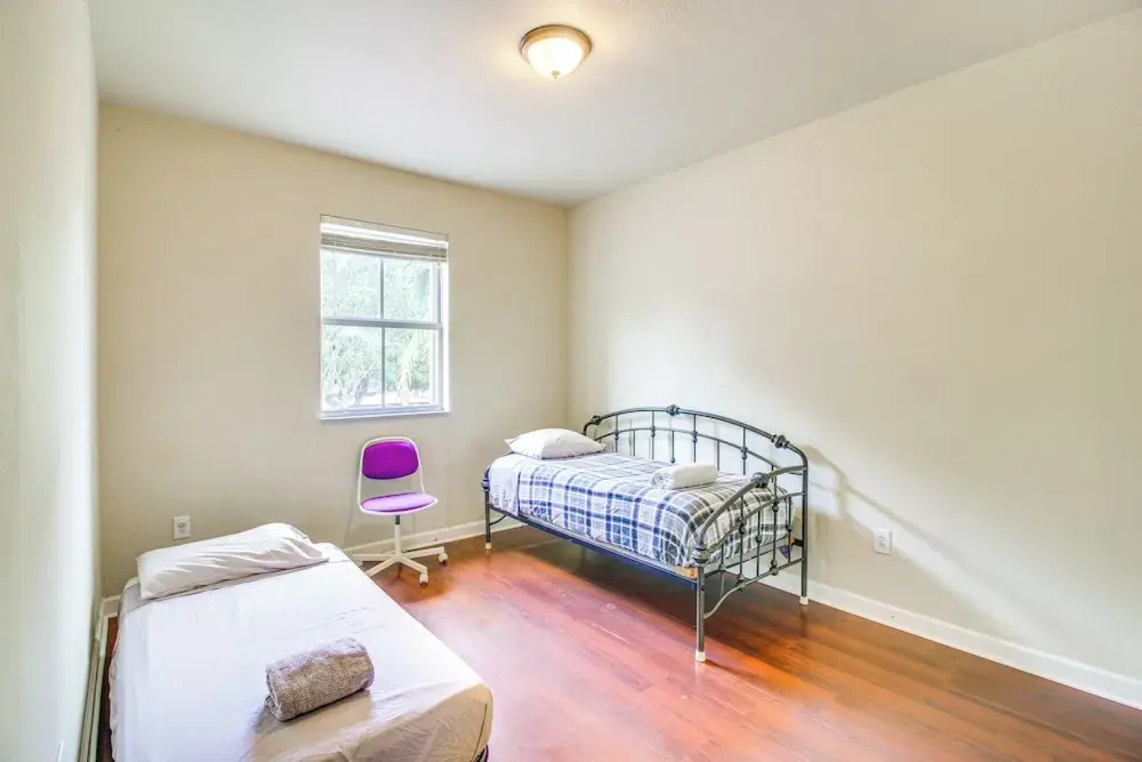 Yard w/ Lake View: Remote Working Hub in Homestead