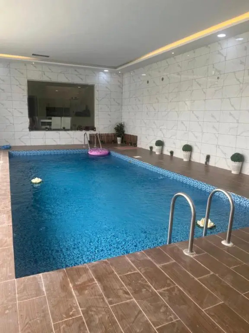 فيلا المشراق دورين 4غرف نوم وصالة وصالة معيشة مع شالية ومسبح داخلي