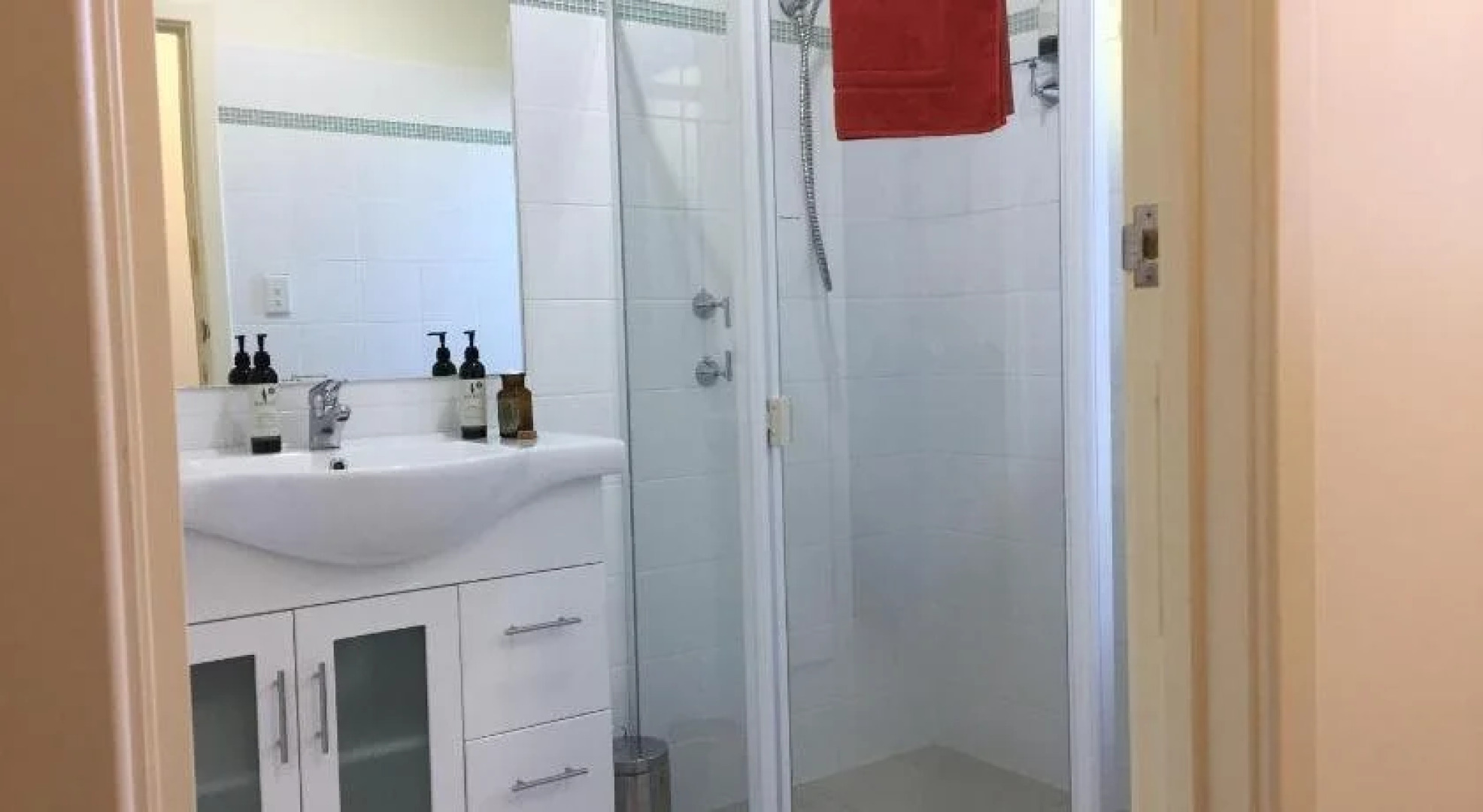 Lyreen's Apartment B&B