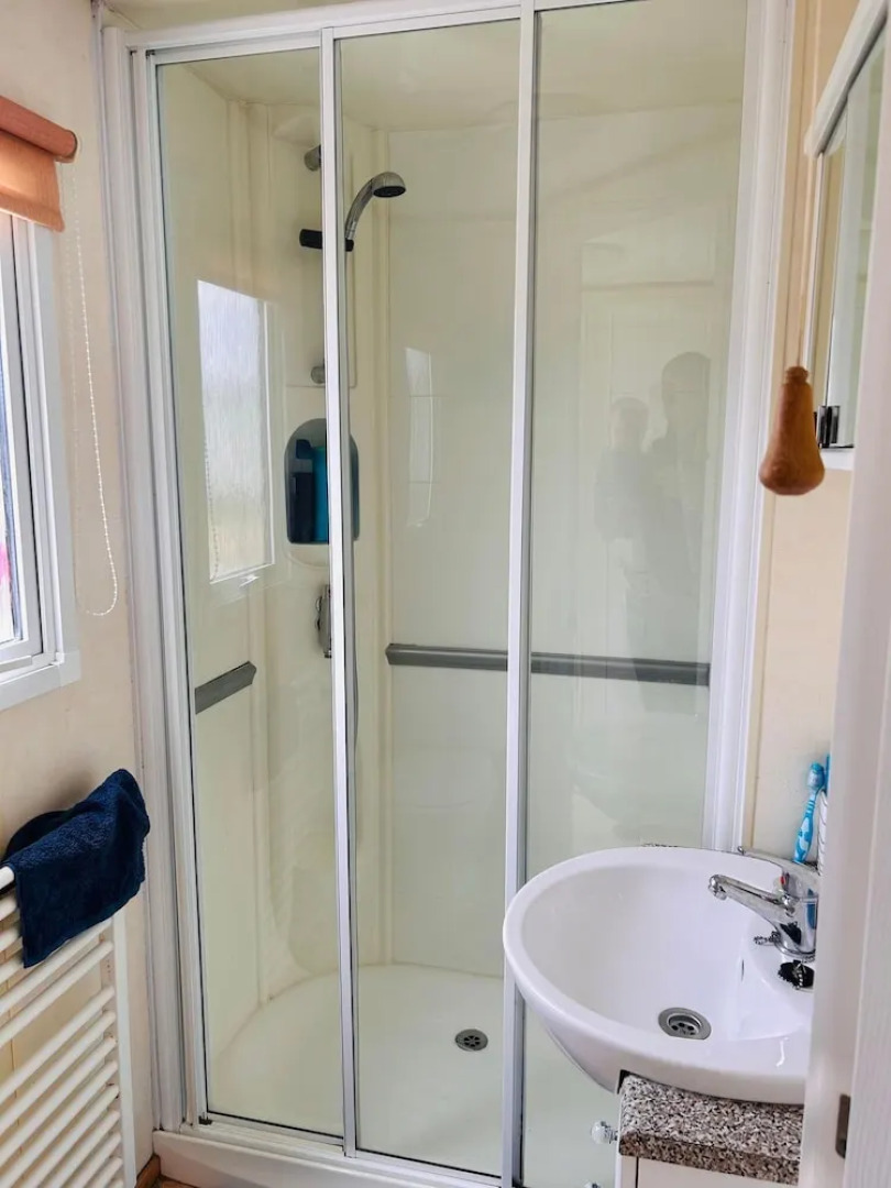 Charming Countryside Static Van With Entertainment