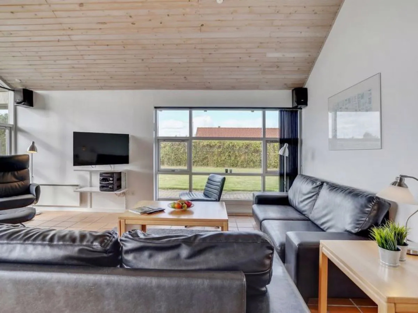 "Wreth" - 300m from the sea in Funen