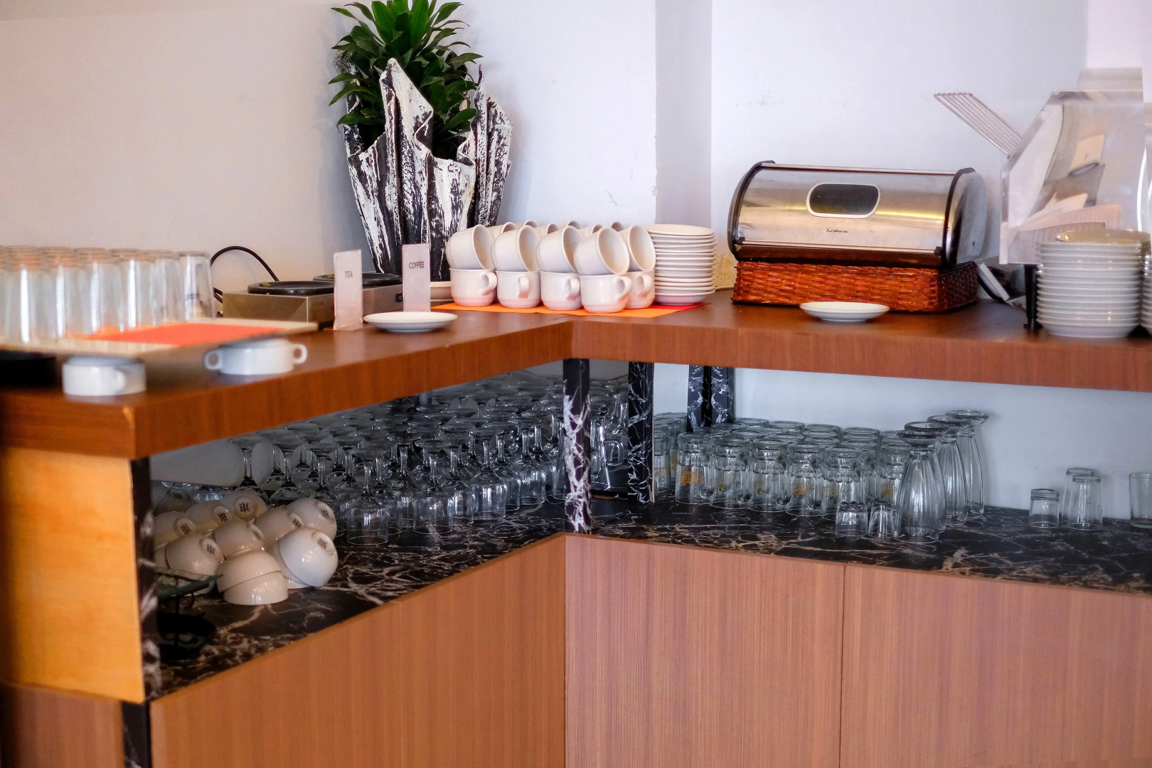 De La Charis Hotel by Waringin Hospitality