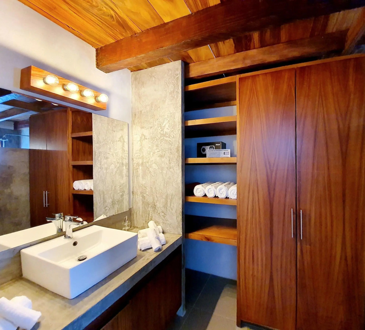 Distrito 88 - Adults only