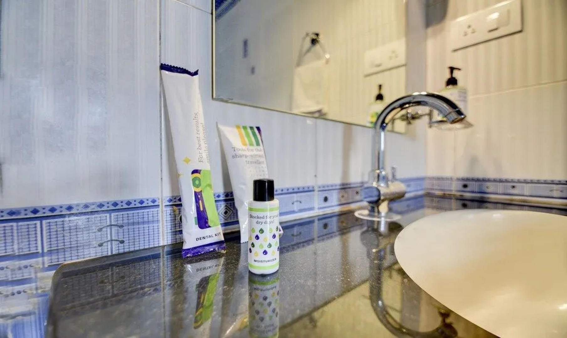 Treebo Trend Gul- Bahar