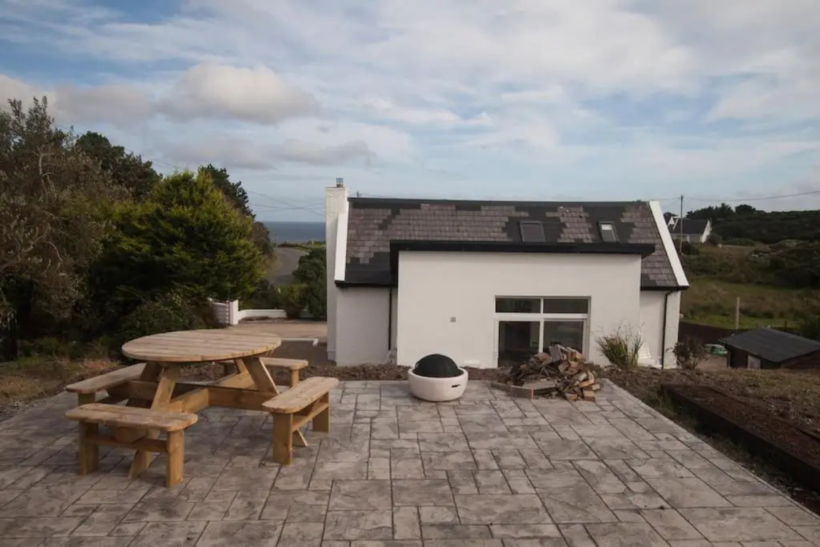 Cosy 3 bedroom seaside cottage