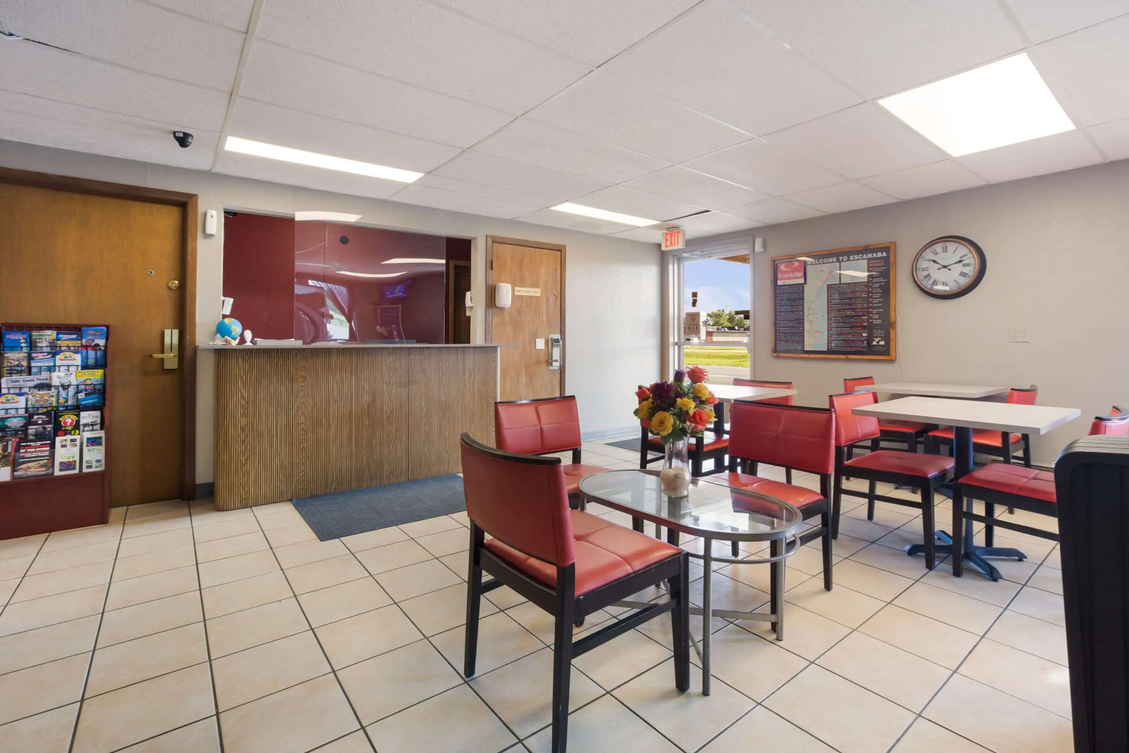 Econo Lodge Inn & Suites Escanaba North