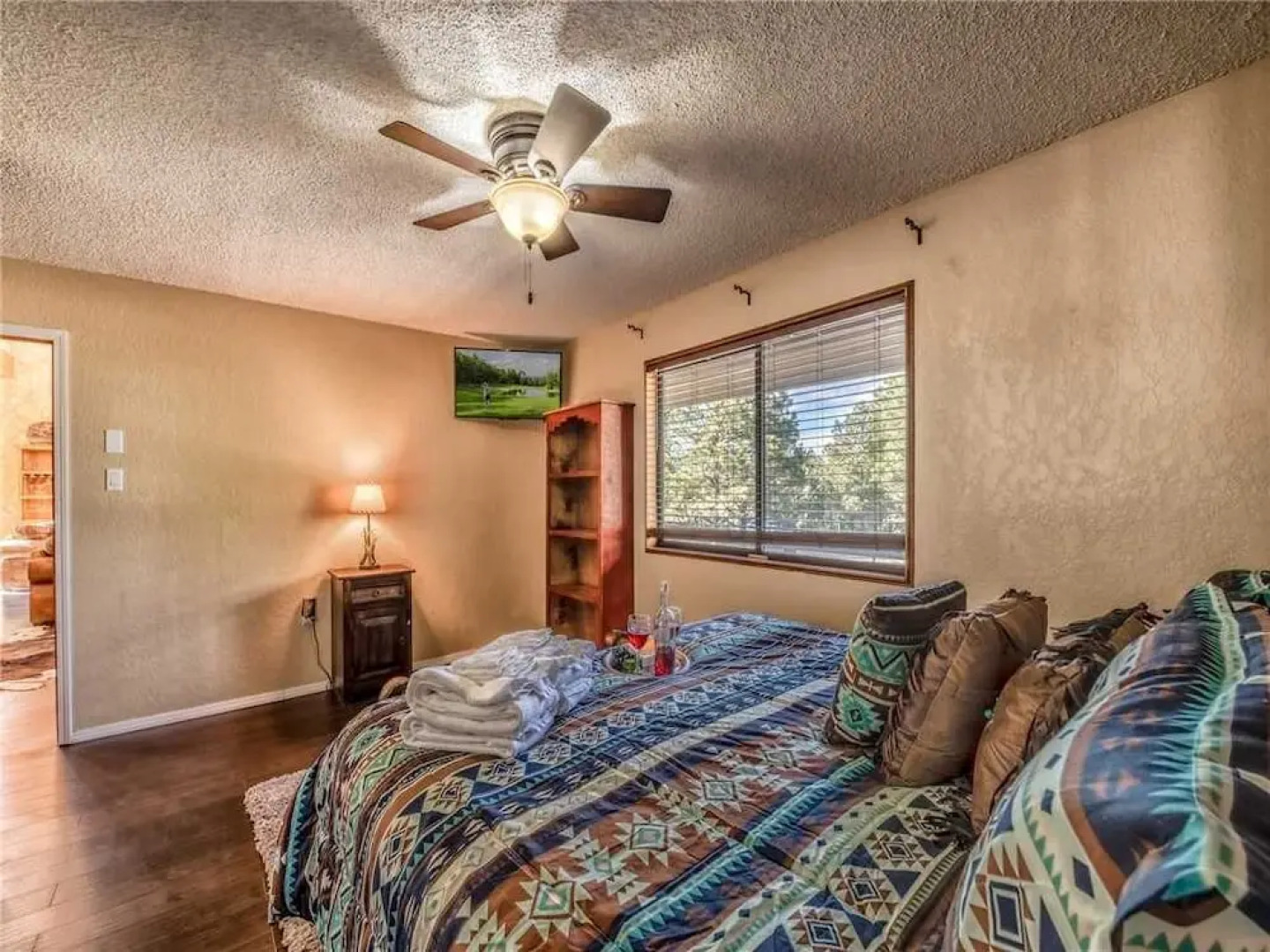 Naylor Mountain Retreat - Three Bedroom Cabin with Hot Tub