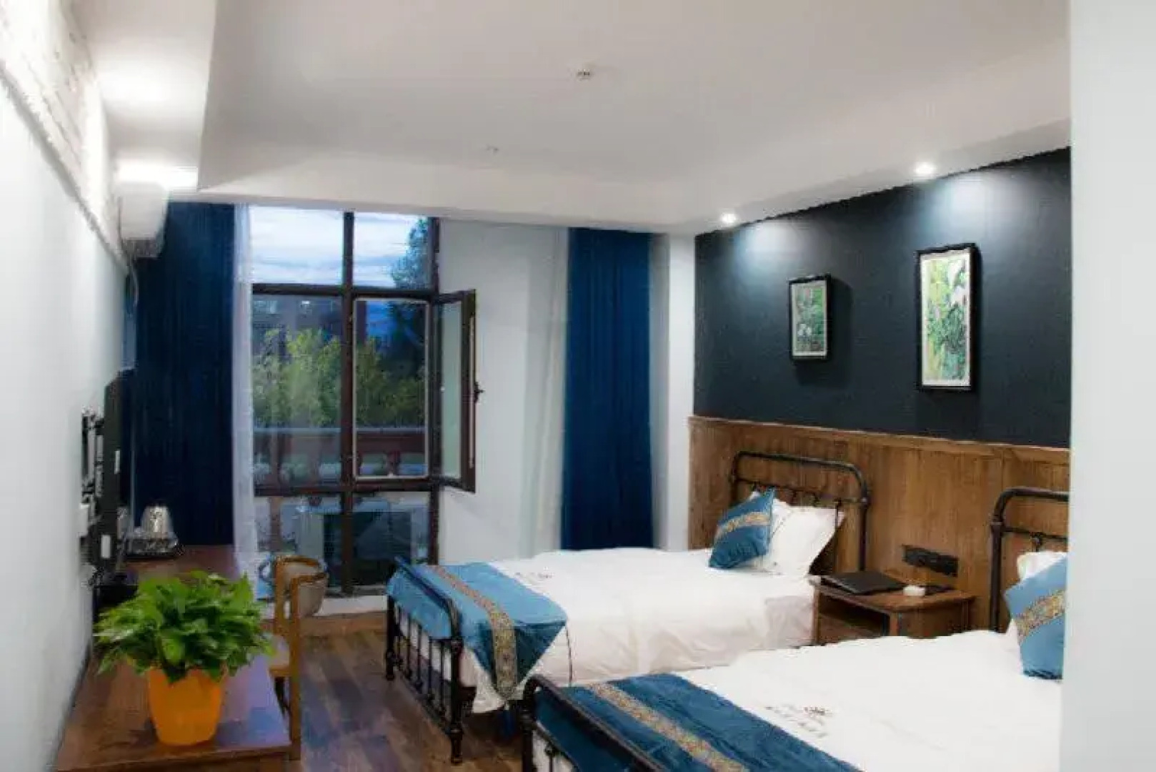 Sunshine Hotel 1st Road (Altay Emerald Bay)