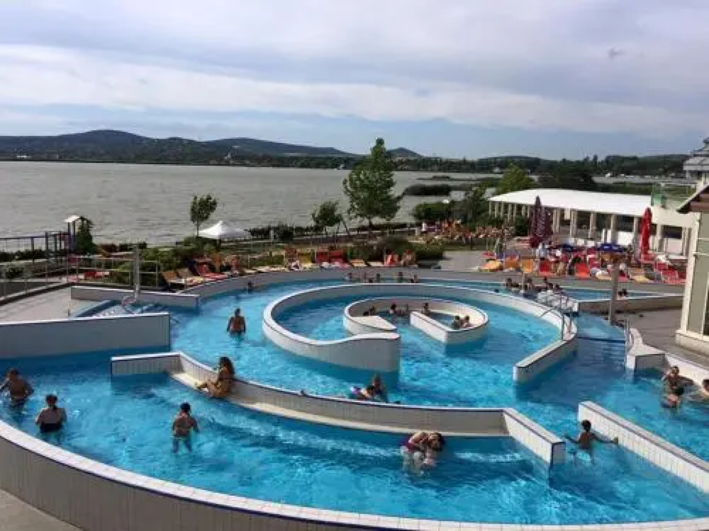 Tóparti Wellness Apartman