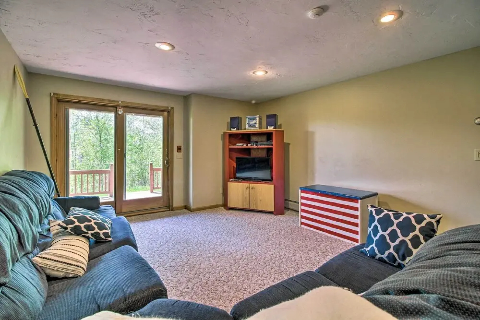 Timber Creek Townhome w/ 2 Decks & Mtn Views!