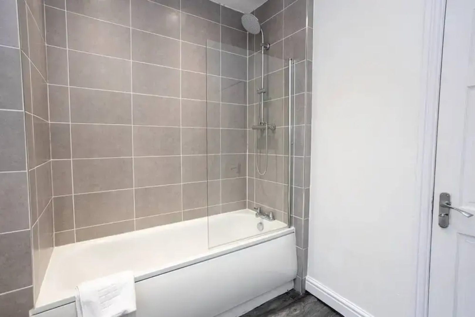 Spacious House With Parking Near Heaton Park