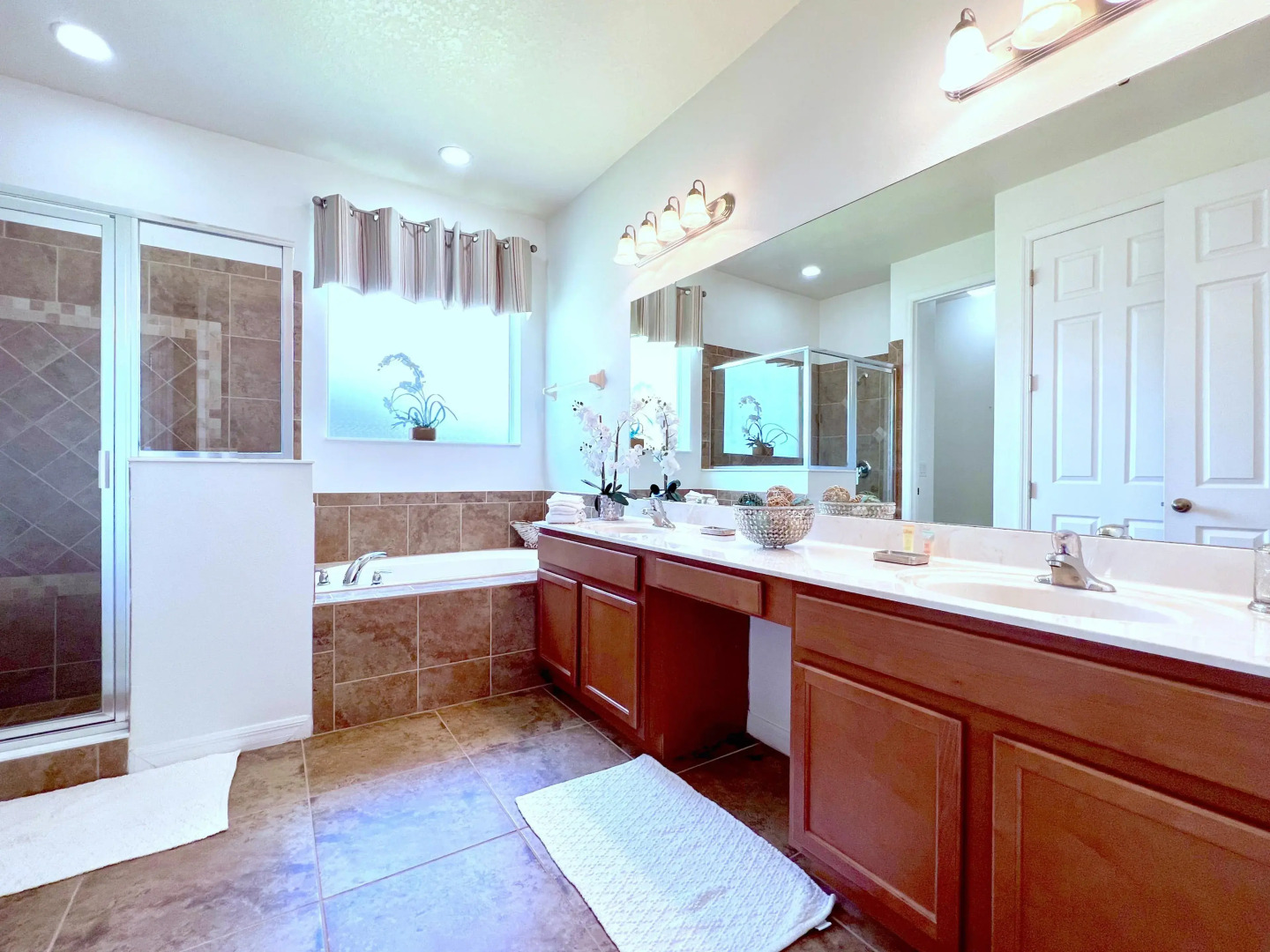 Lakeside 5Bd Pool Hm Spa Gm Watersng-237YS