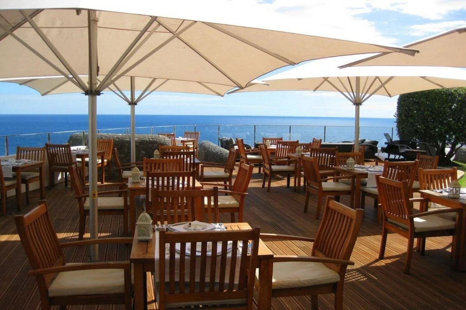 Madeira Regency Cliff