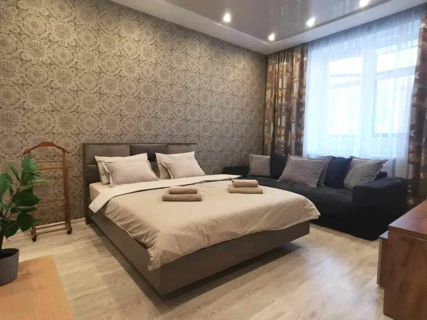 Династия на улице Свободы 60В