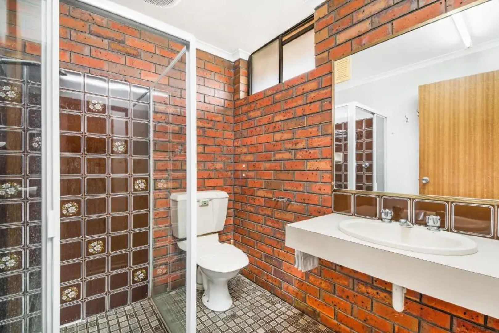 Golden Country Motel & Caravan Park