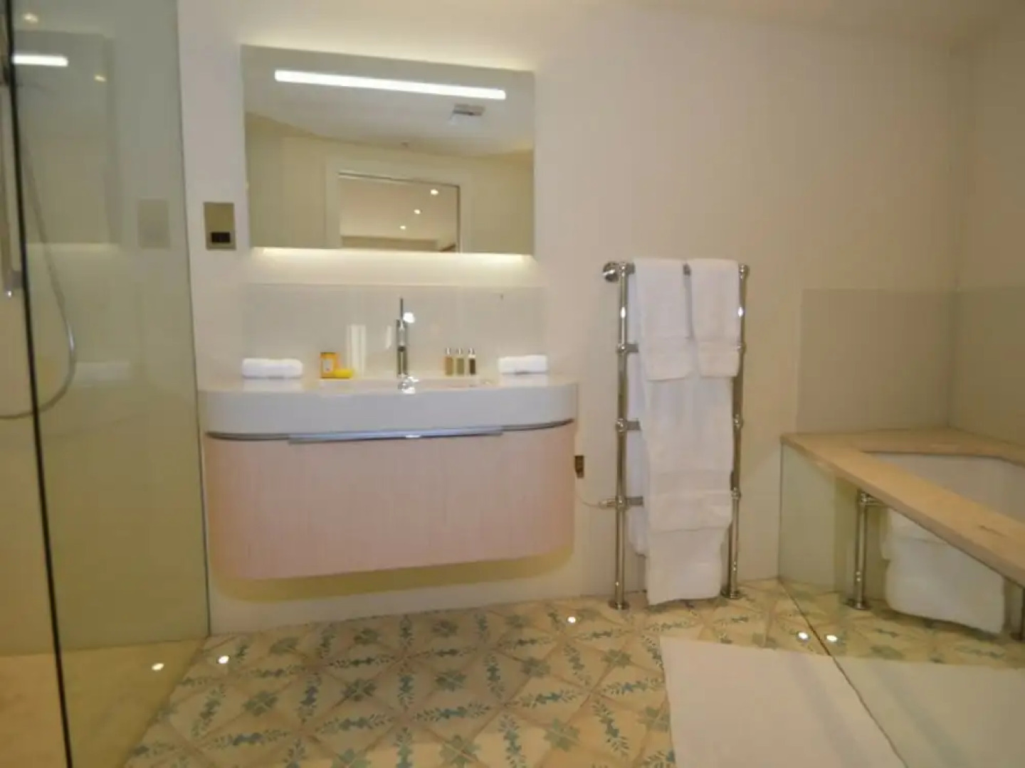 Luxury Holiday Home Just Outside Kingswear, With Beautiful View Over the Water