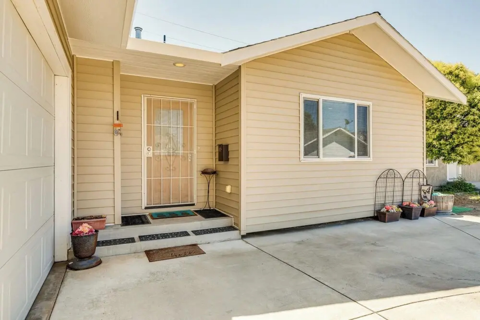 Sunny Lodi Getaway - Walk to Downtown & Wineries