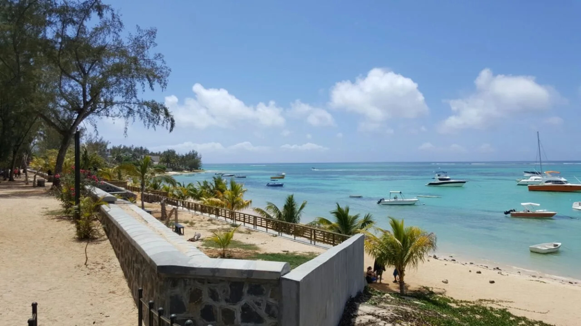 Corail Bleu Private Pool & Garden Villas with LOV