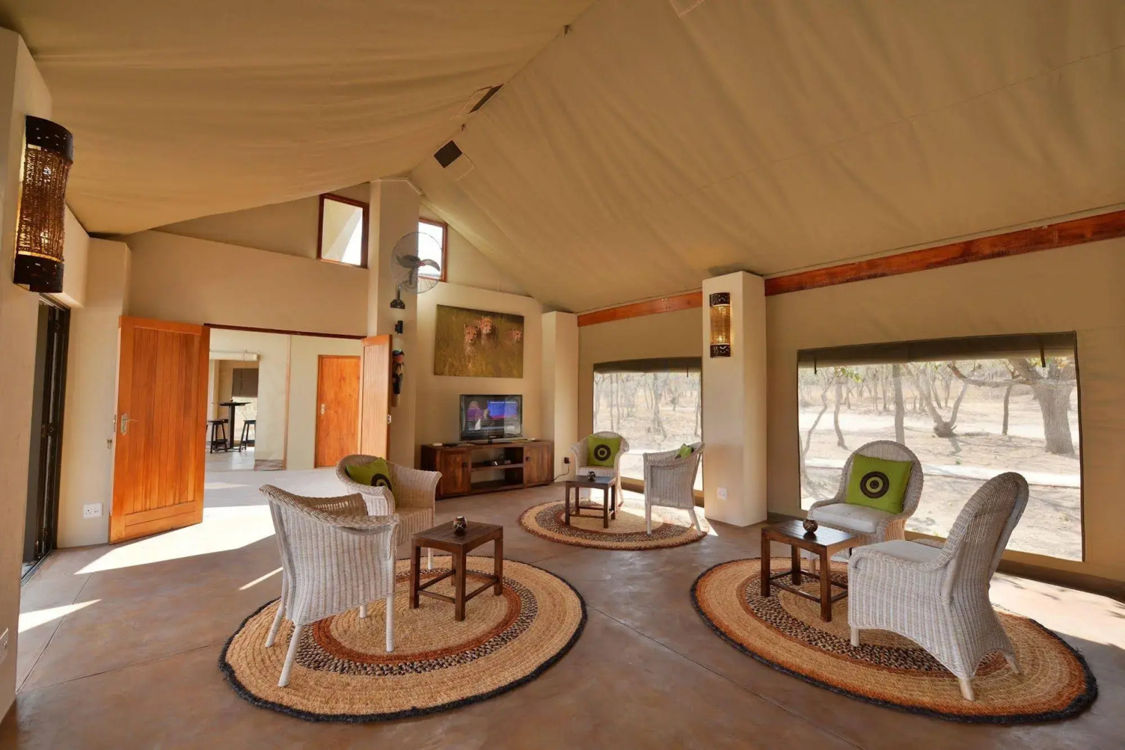 Cheetah Paw Eco Lodge