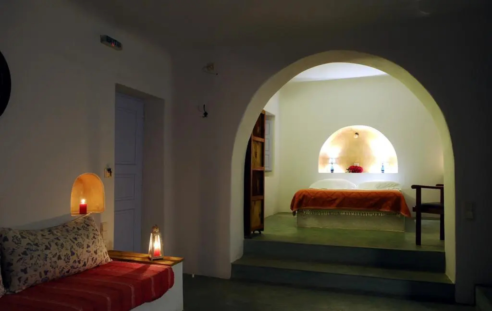 Haraki Studios & Apartments