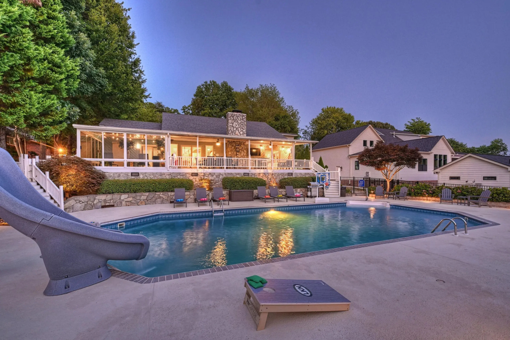 Sip, Sip Away by Avantstay Pool + Hot Tub